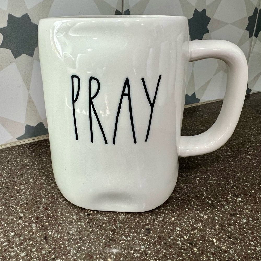Rae Dunn ‘Pray’ mug